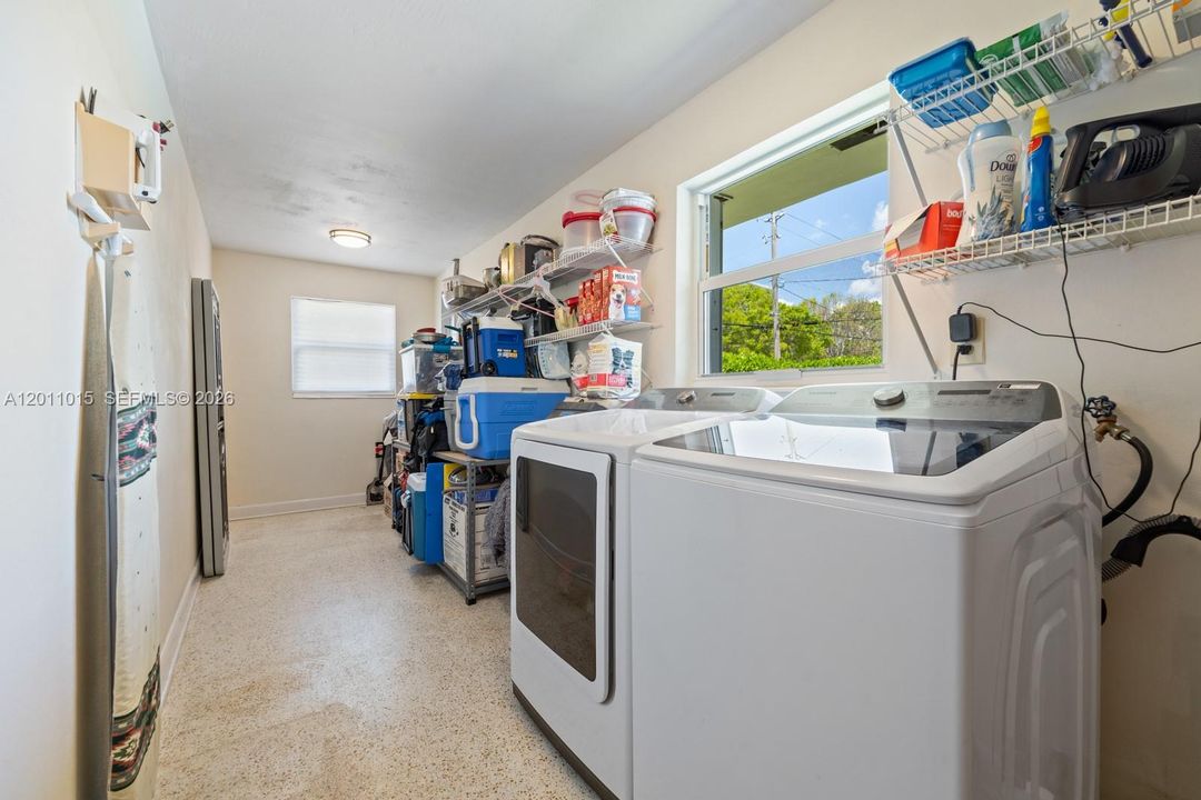 Activo con contrato: $689,000 (3 camas, 2 baños, 2048 Pies cuadrados)