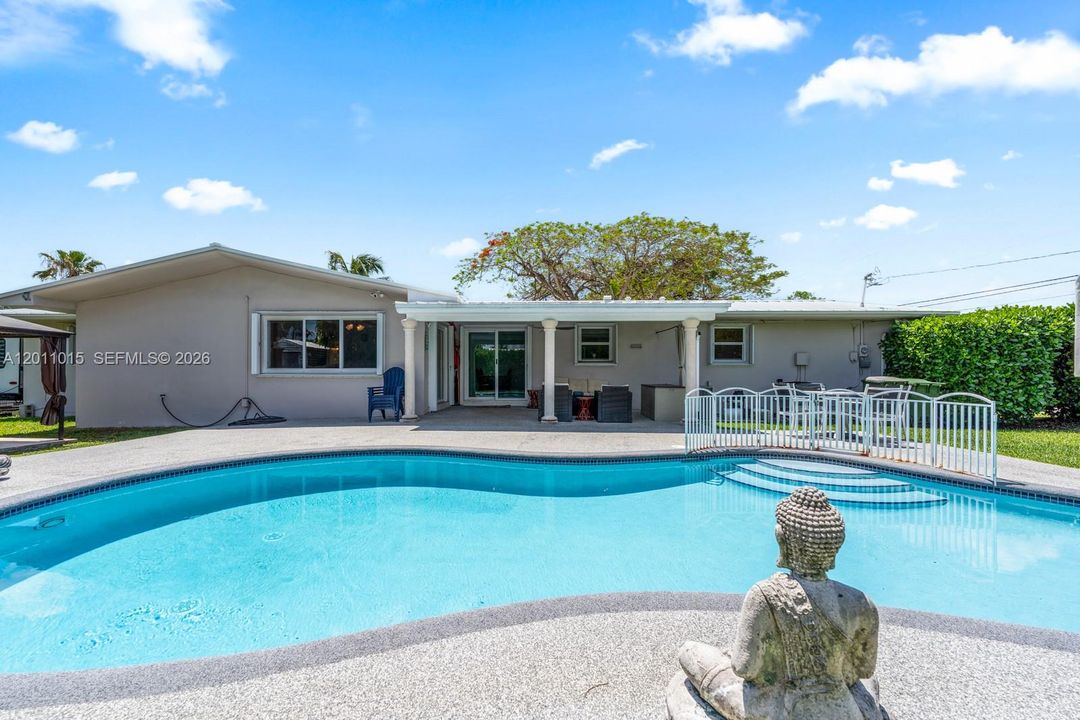 Activo con contrato: $689,000 (3 camas, 2 baños, 2048 Pies cuadrados)