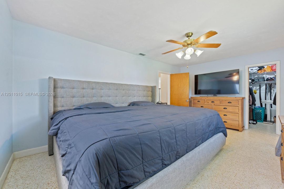 Activo con contrato: $689,000 (3 camas, 2 baños, 2048 Pies cuadrados)