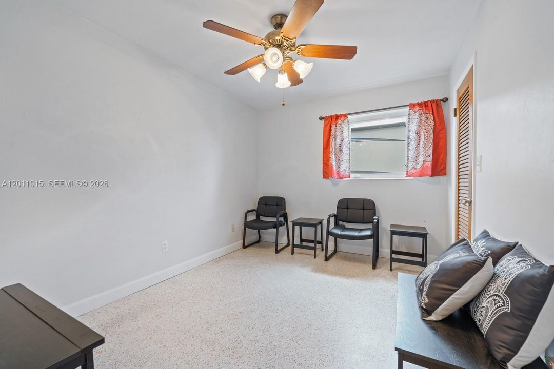 Activo con contrato: $689,000 (3 camas, 2 baños, 2048 Pies cuadrados)
