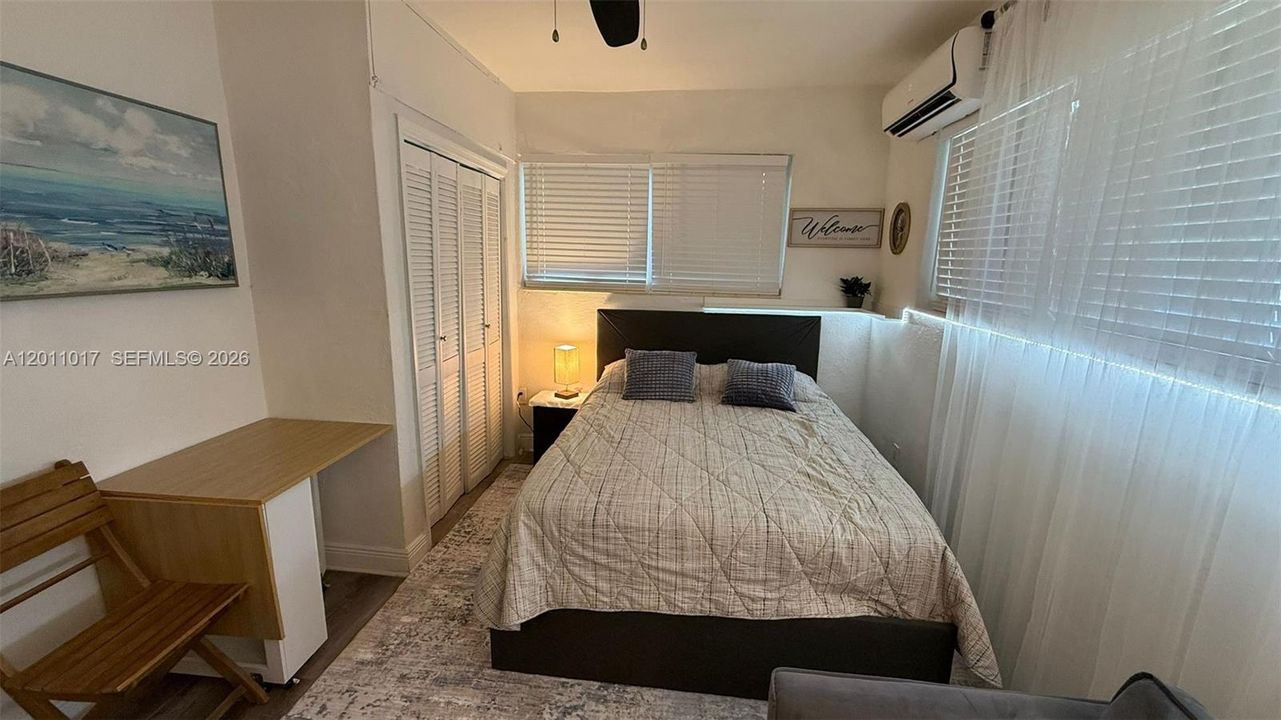 For Rent: $1,300 (1 beds, 1 baths, 450 Square Feet)
