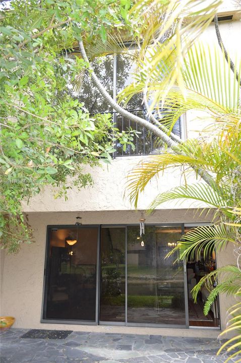 En Venta: $545,000 (2 camas, 2 baños, 1700 Pies cuadrados)