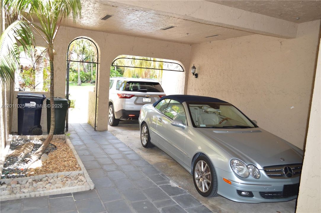 En Venta: $545,000 (2 camas, 2 baños, 1700 Pies cuadrados)