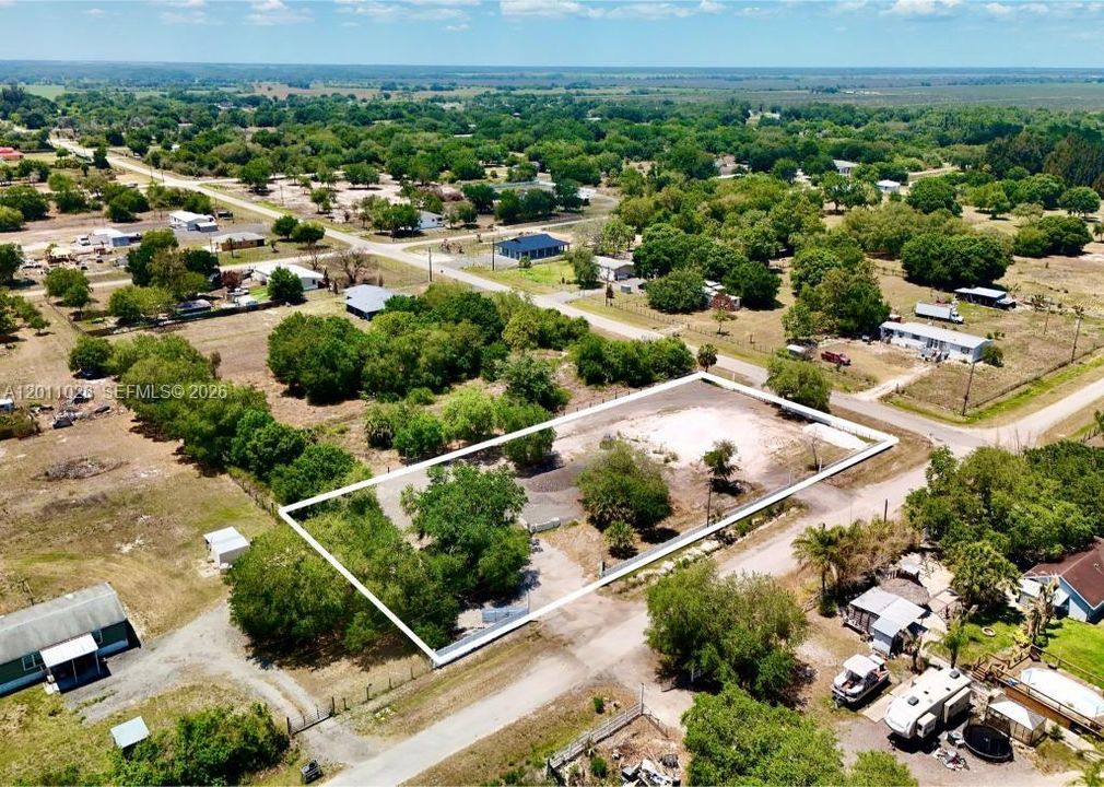 En Venta: $90,000 (1.25 acres)