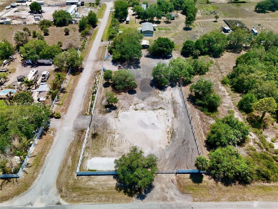 En Venta: $90,000 (1.25 acres)