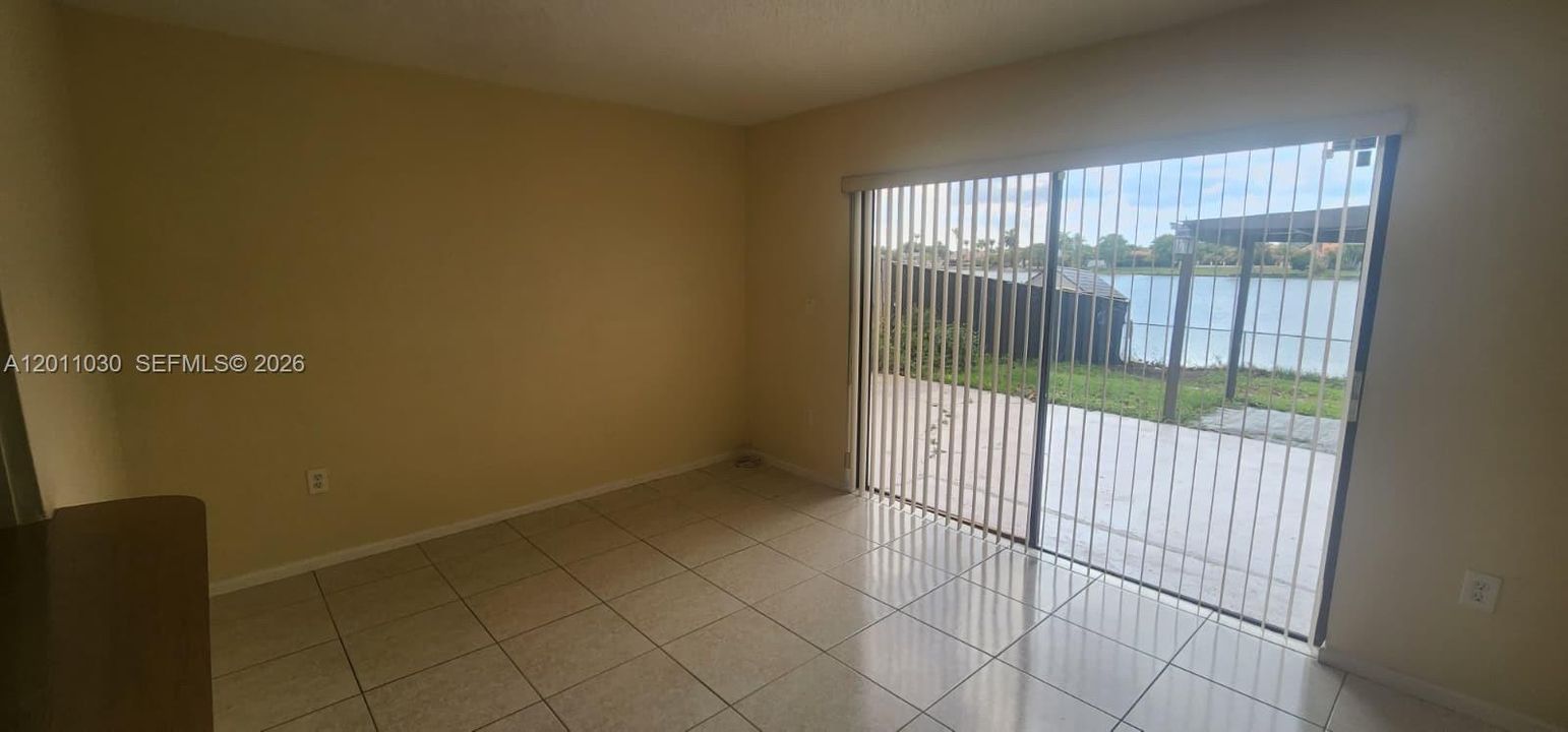 Activo con contrato: $3,000 (3 camas, 2 baños, 1346 Pies cuadrados)