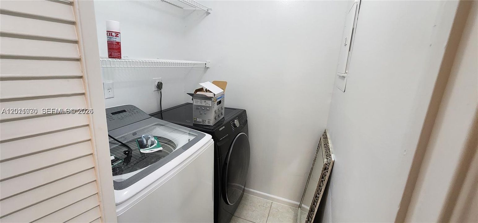 Activo con contrato: $3,000 (3 camas, 2 baños, 1346 Pies cuadrados)