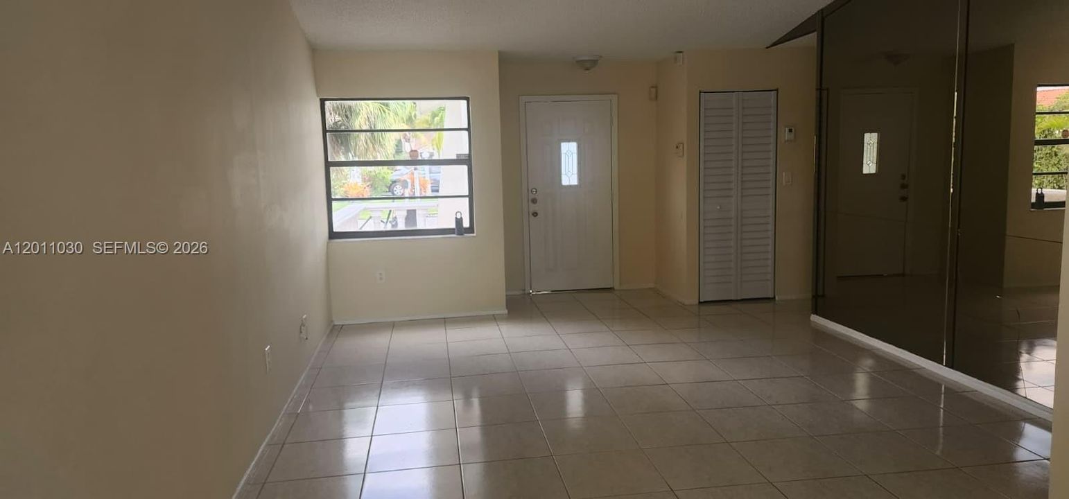 Activo con contrato: $3,000 (3 camas, 2 baños, 1346 Pies cuadrados)