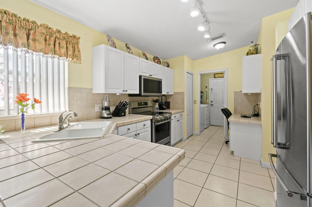 6727DickinsonTerrace(24)