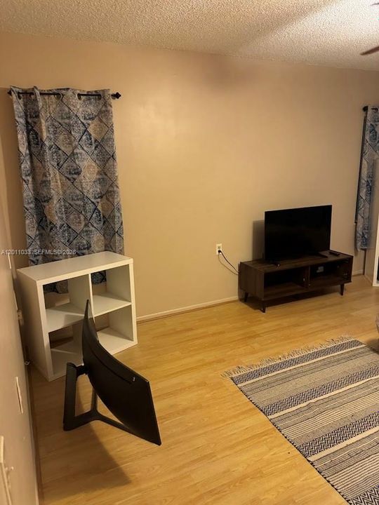 For Sale: $169,900 (2 beds, 2 baths, 1119 Square Feet)