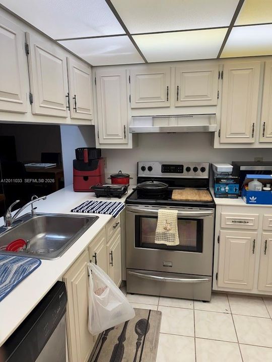 For Sale: $169,900 (2 beds, 2 baths, 1119 Square Feet)