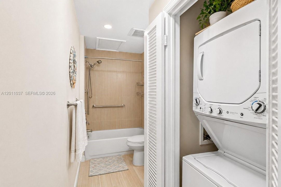 En Venta: $209,900 (2 camas, 2 baños, 908 Pies cuadrados)