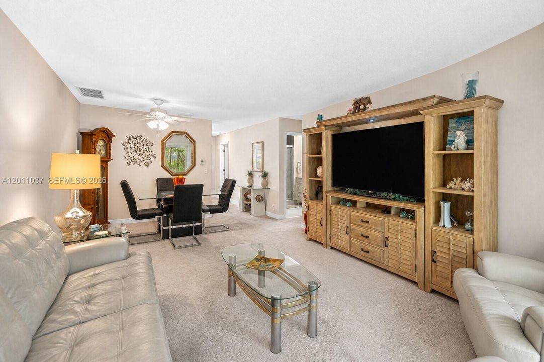 En Venta: $209,900 (2 camas, 2 baños, 908 Pies cuadrados)