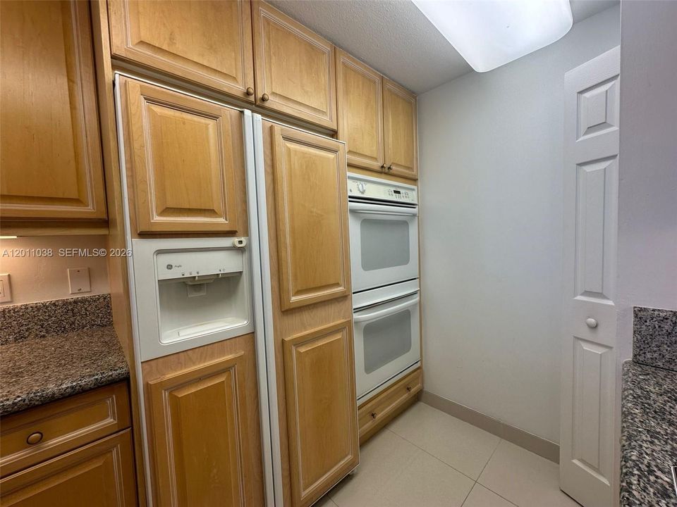 На продажу: $775,000 (2 спален, 2 ванн, 1800 Квадратных фут)