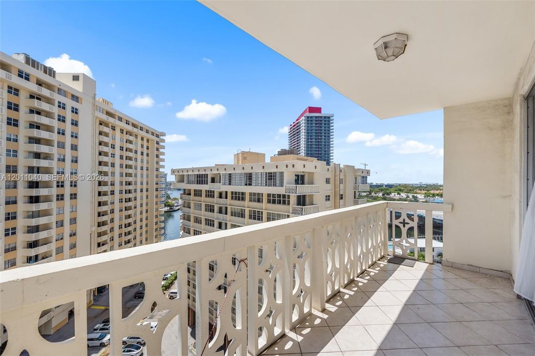 En Venta: $365,000 (2 camas, 2 baños, 1443 Pies cuadrados)