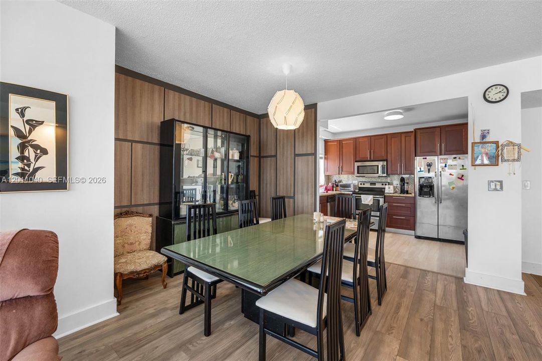En Venta: $365,000 (2 camas, 2 baños, 1443 Pies cuadrados)