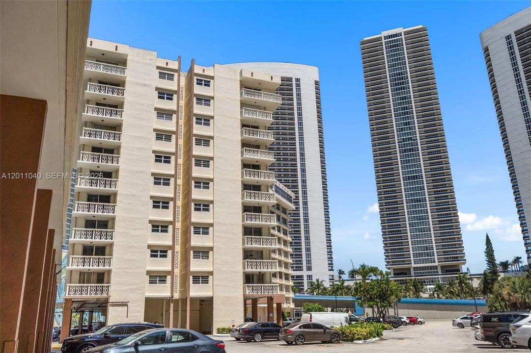 En Venta: $365,000 (2 camas, 2 baños, 1443 Pies cuadrados)