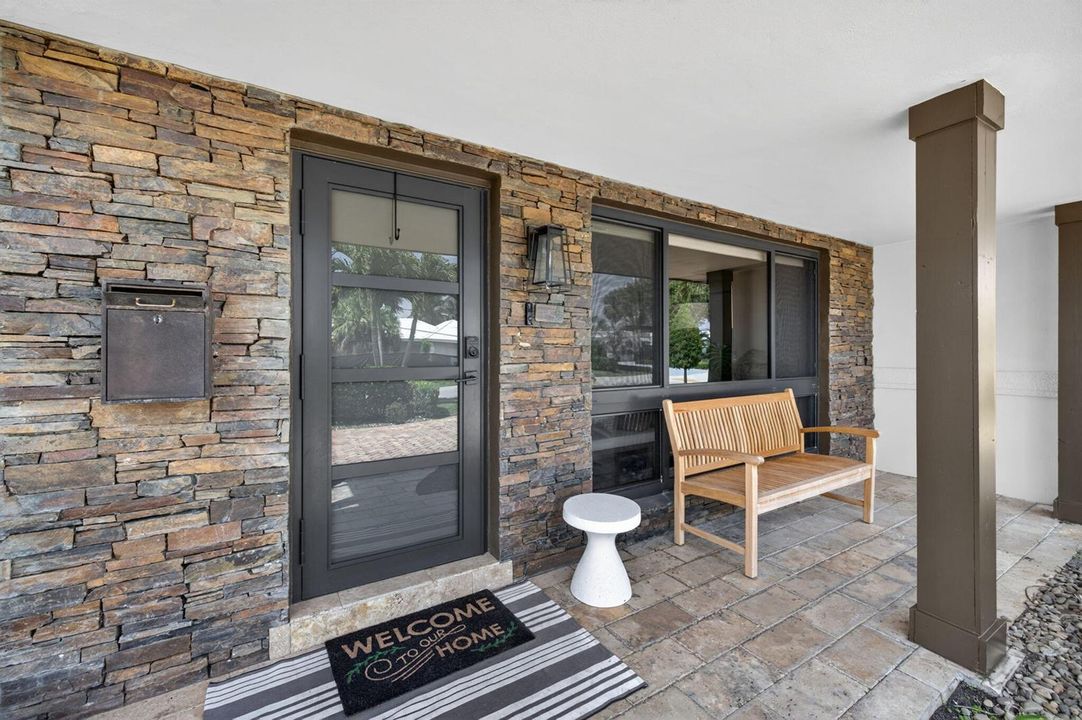 1642 SE 7th - Front Patio