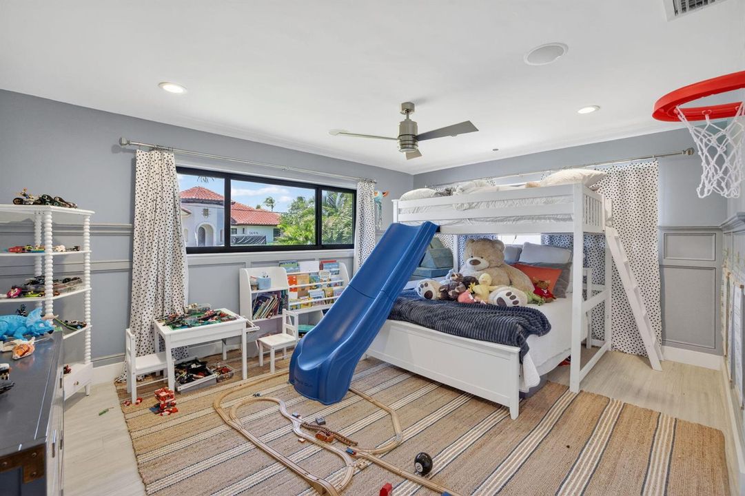 1642 SE 7th - Bedroom 2 Expansive space