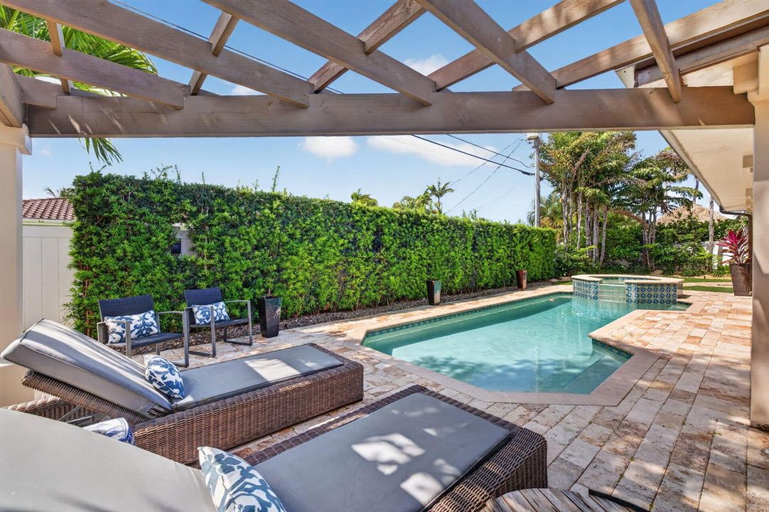 1642 SE 7th - Pool Lanai 2