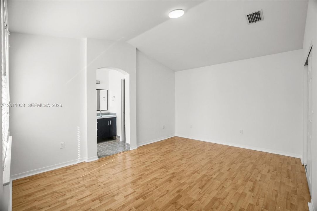 For Sale: $619,000 (3 beds, 3 baths, 1604 Square Feet)