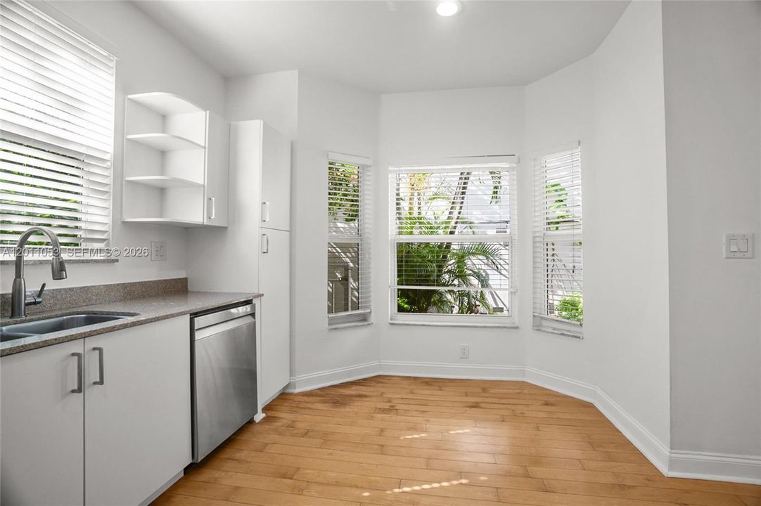 For Sale: $619,000 (3 beds, 3 baths, 1604 Square Feet)