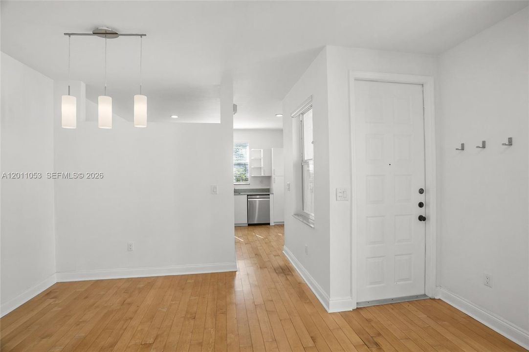 For Sale: $619,000 (3 beds, 3 baths, 1604 Square Feet)