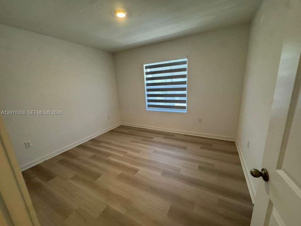 For Sale: $465,000 (3 beds, 3 baths, 1333 Square Feet)