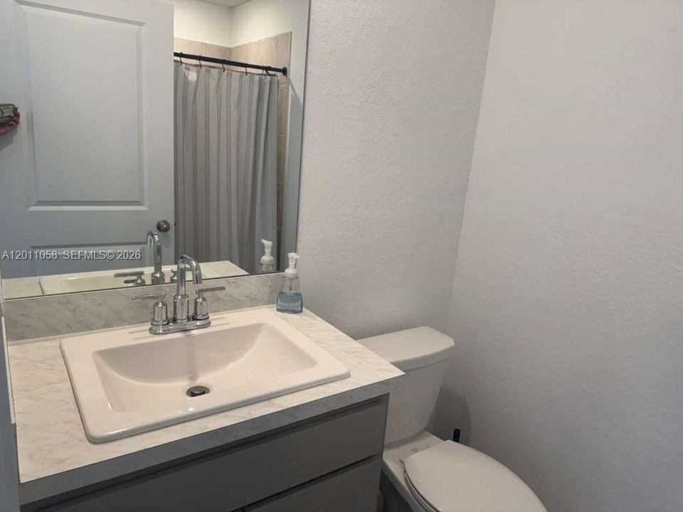For Sale: $465,000 (3 beds, 3 baths, 1333 Square Feet)