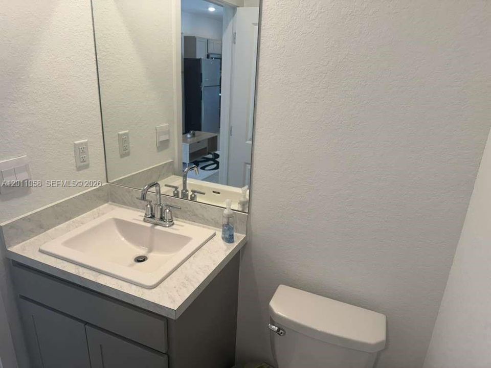 For Sale: $465,000 (3 beds, 3 baths, 1333 Square Feet)