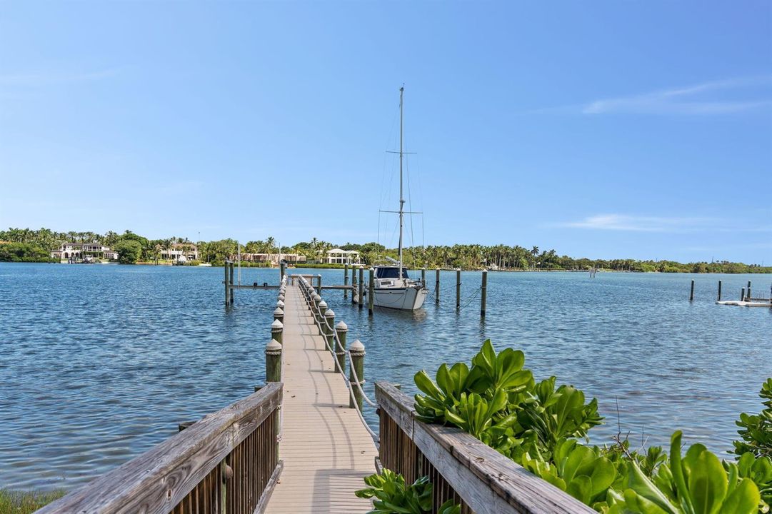 Dock