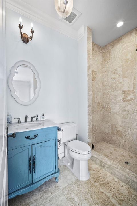 Business Suite Bath