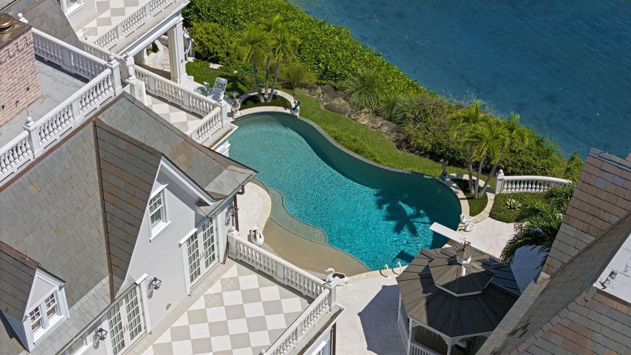 Ariel pool