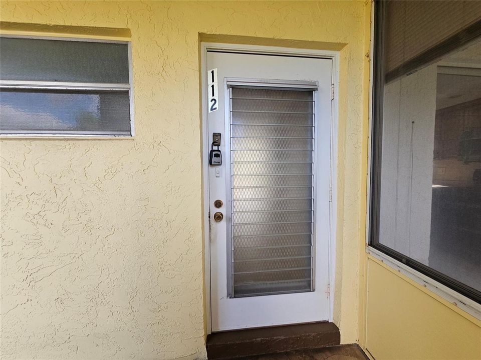 FRONT DOOR CORNER UNIT