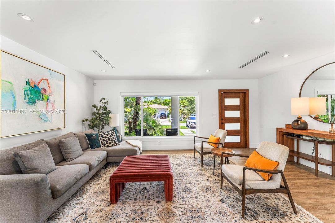 En Renta: $13,000 (3 camas, 3 baños, 2071 Pies cuadrados)
