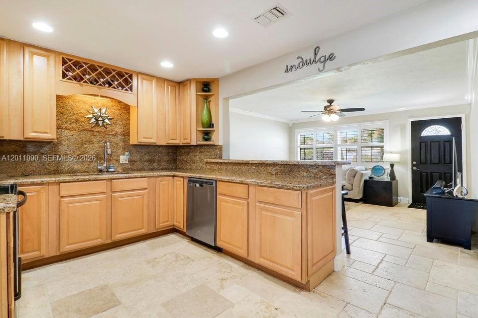 For Sale: $610,000 (3 beds, 2 baths, 1826 Square Feet)