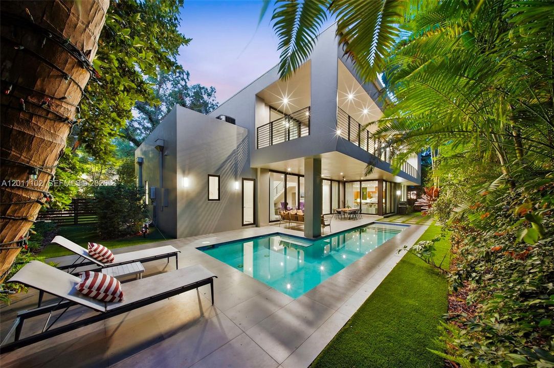 En Venta: $6,995,000 (6 camas, 6 baños, 5721 Pies cuadrados)