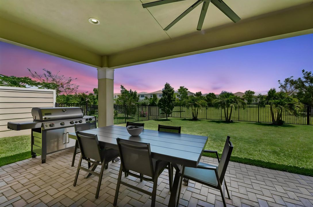 35-Patio-01_TW