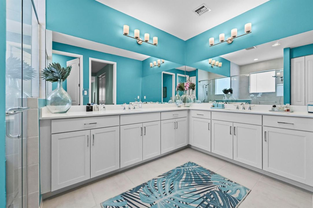 34 Bathroom 02