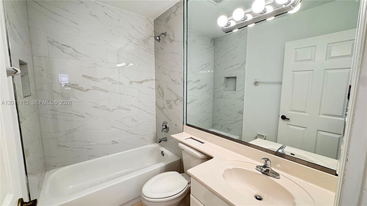 Active With Contract: $3,500 (3 beds, 2 baths, 1368 Square Feet)