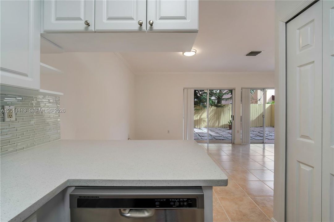 Active With Contract: $3,500 (3 beds, 2 baths, 1368 Square Feet)