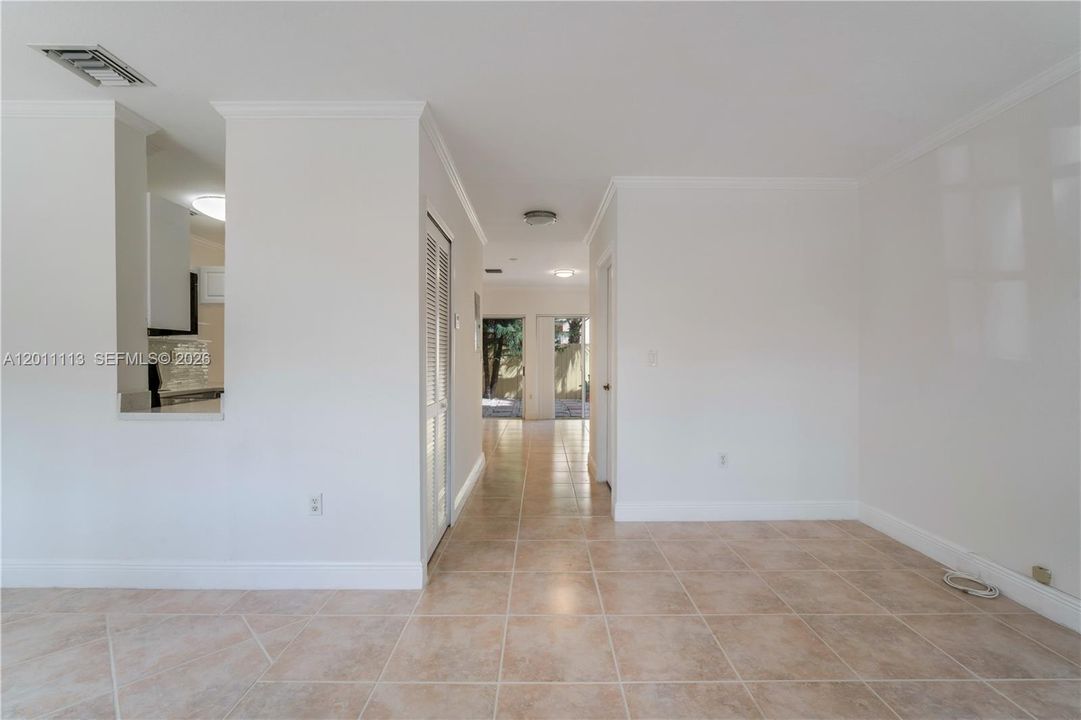 Active With Contract: $3,500 (3 beds, 2 baths, 1368 Square Feet)