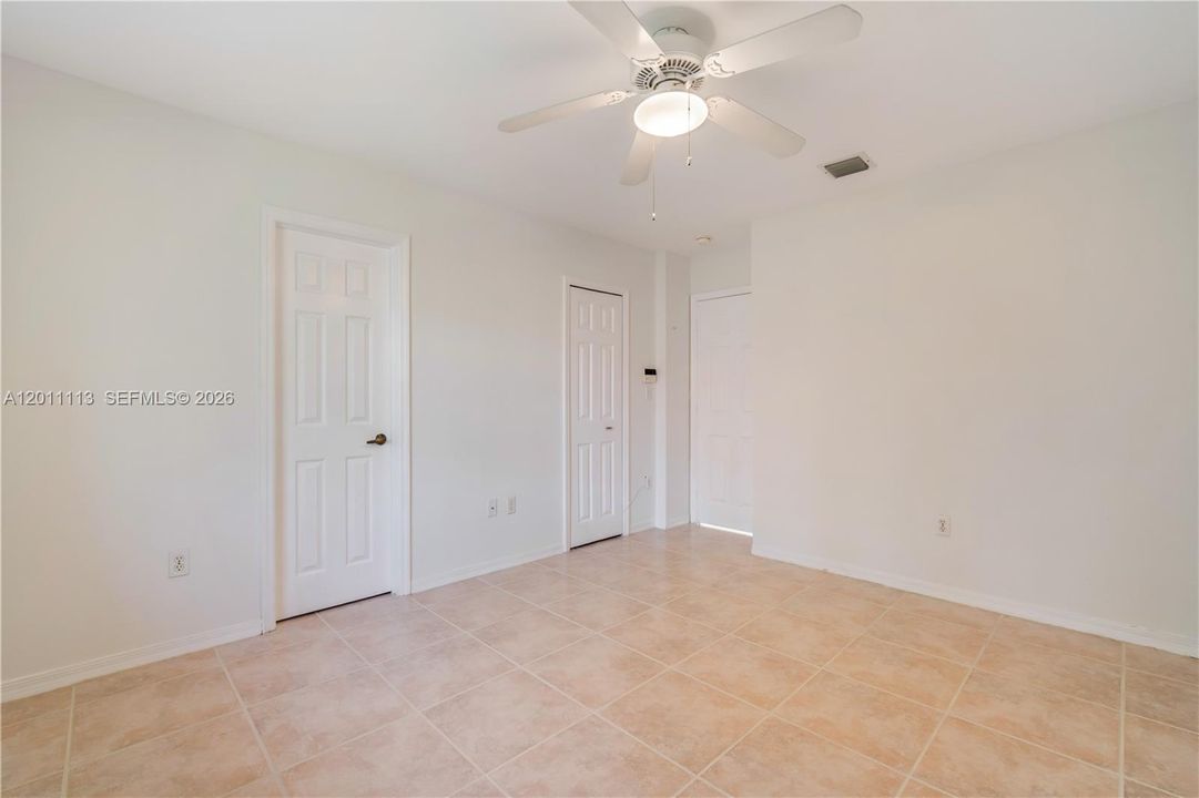 Active With Contract: $3,500 (3 beds, 2 baths, 1368 Square Feet)