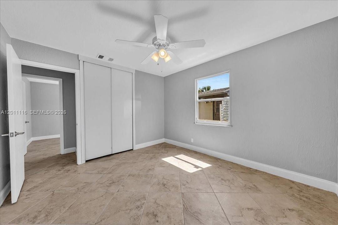 For Sale: $324,900 (2 beds, 1 baths, 896 Square Feet)