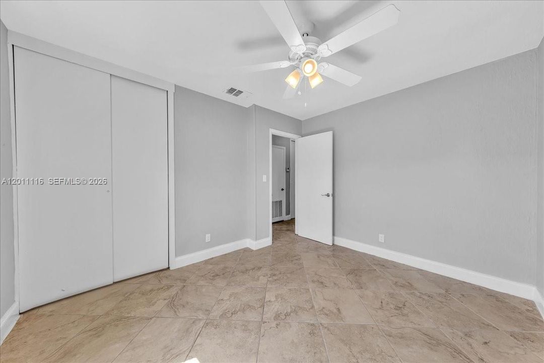 For Sale: $324,900 (2 beds, 1 baths, 896 Square Feet)