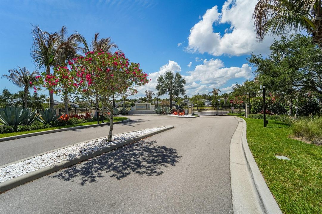 1554 NE White Pine Terrace -35