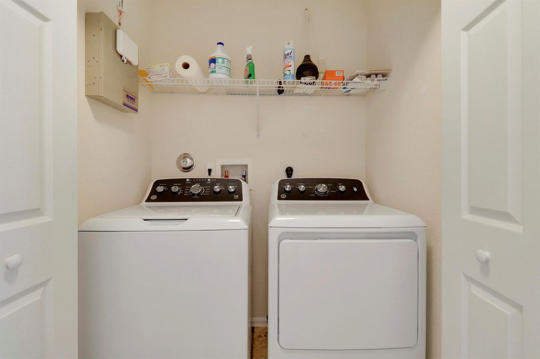 5410 Mitchell Washer Dryer