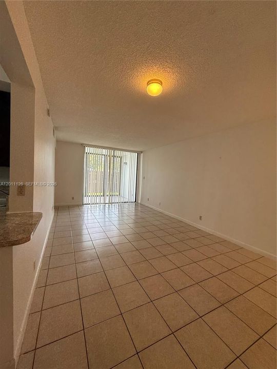 Activo con contrato: $1,890 (2 camas, 2 baños, 890 Pies cuadrados)