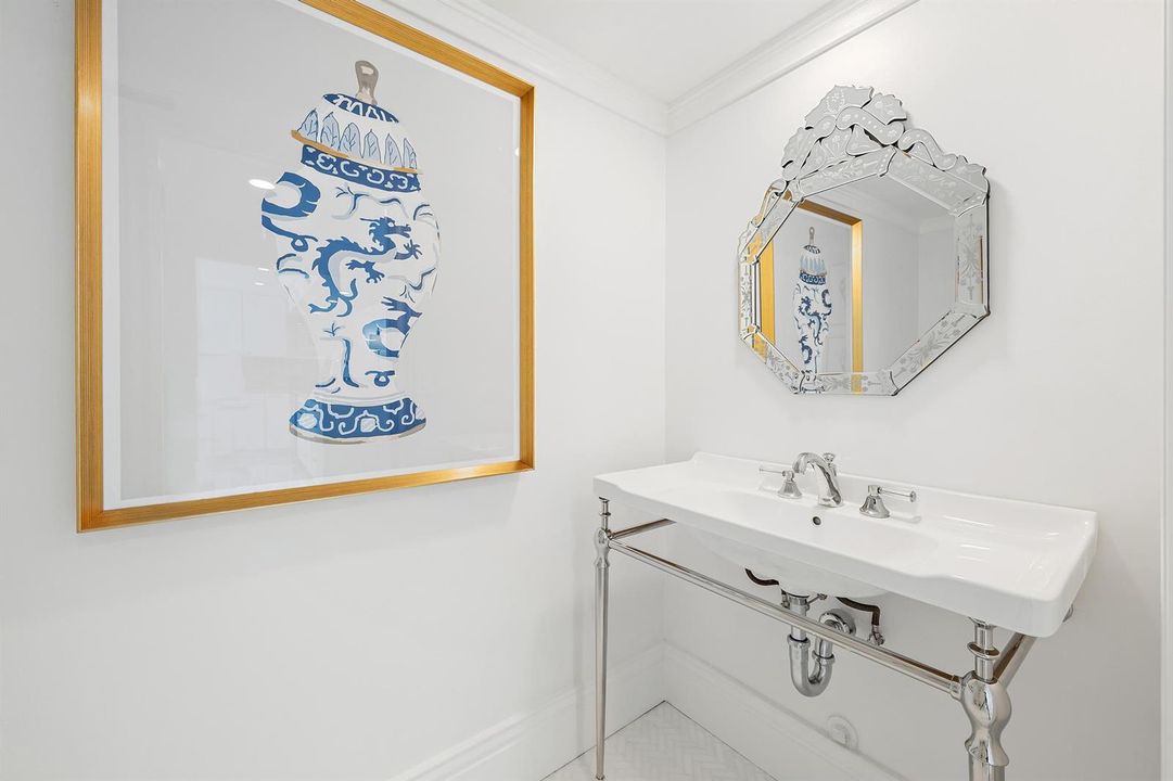 POWDER ROOM
