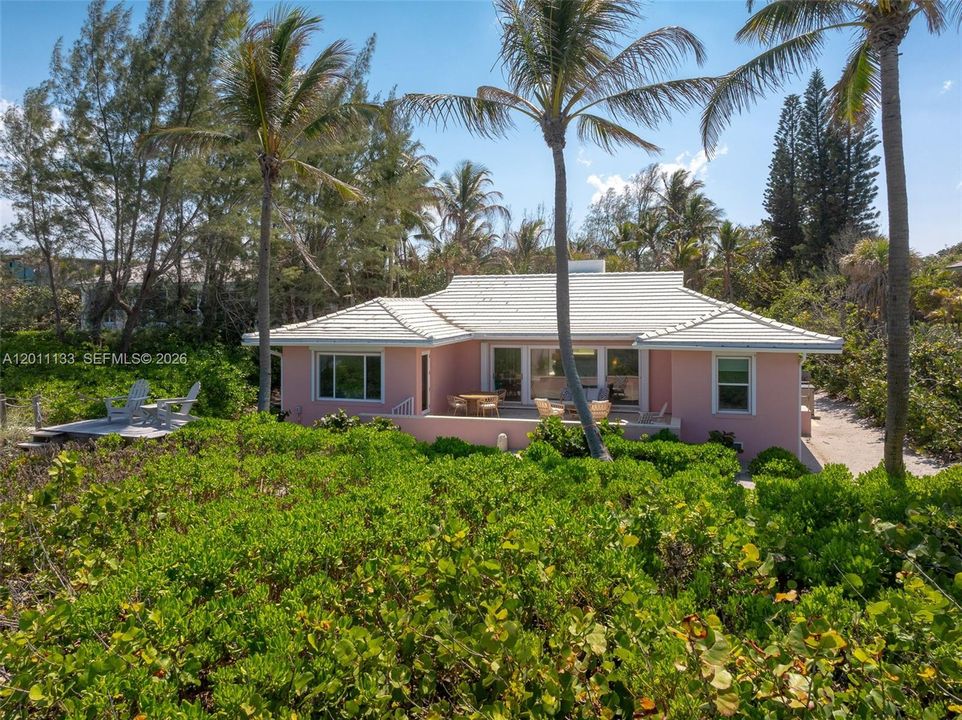 For Sale: $7,900,000 (7 beds, 5 baths, 3081 Square Feet)